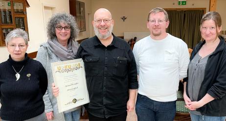 Neuer alter Vorstand mit Ehrenmitglied: Margret Horneffer, Susanne Pichlak, Helmut Horneffer, Michael Schoof und Ulrike Sobisch.
